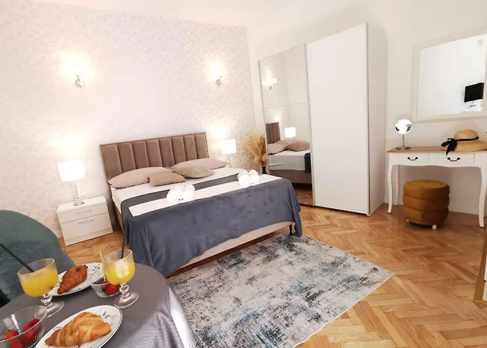 Апартаменти & Bedroom D&m2 *