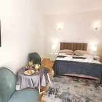 Appartement & Bedroom D&m2 Makarska