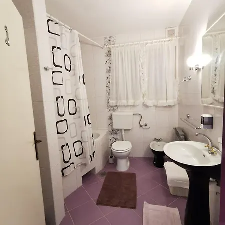 Lägenhet & Bedroom D&m2 Makarska