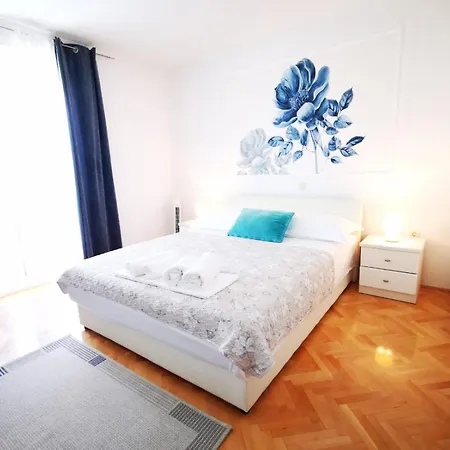 & Bedroom D&m2 *
