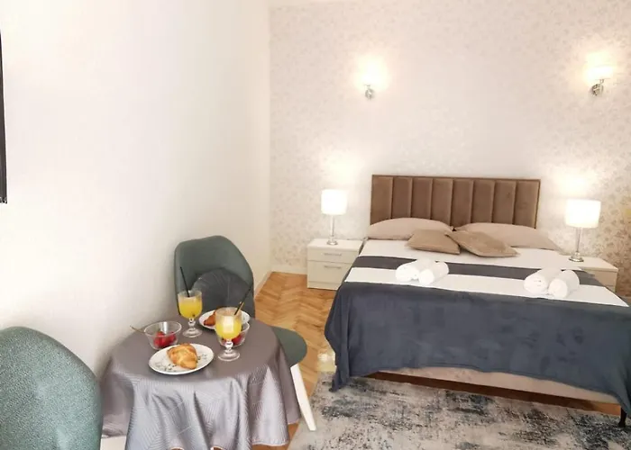 Appartamento & Bedroom D&m2 Makarska